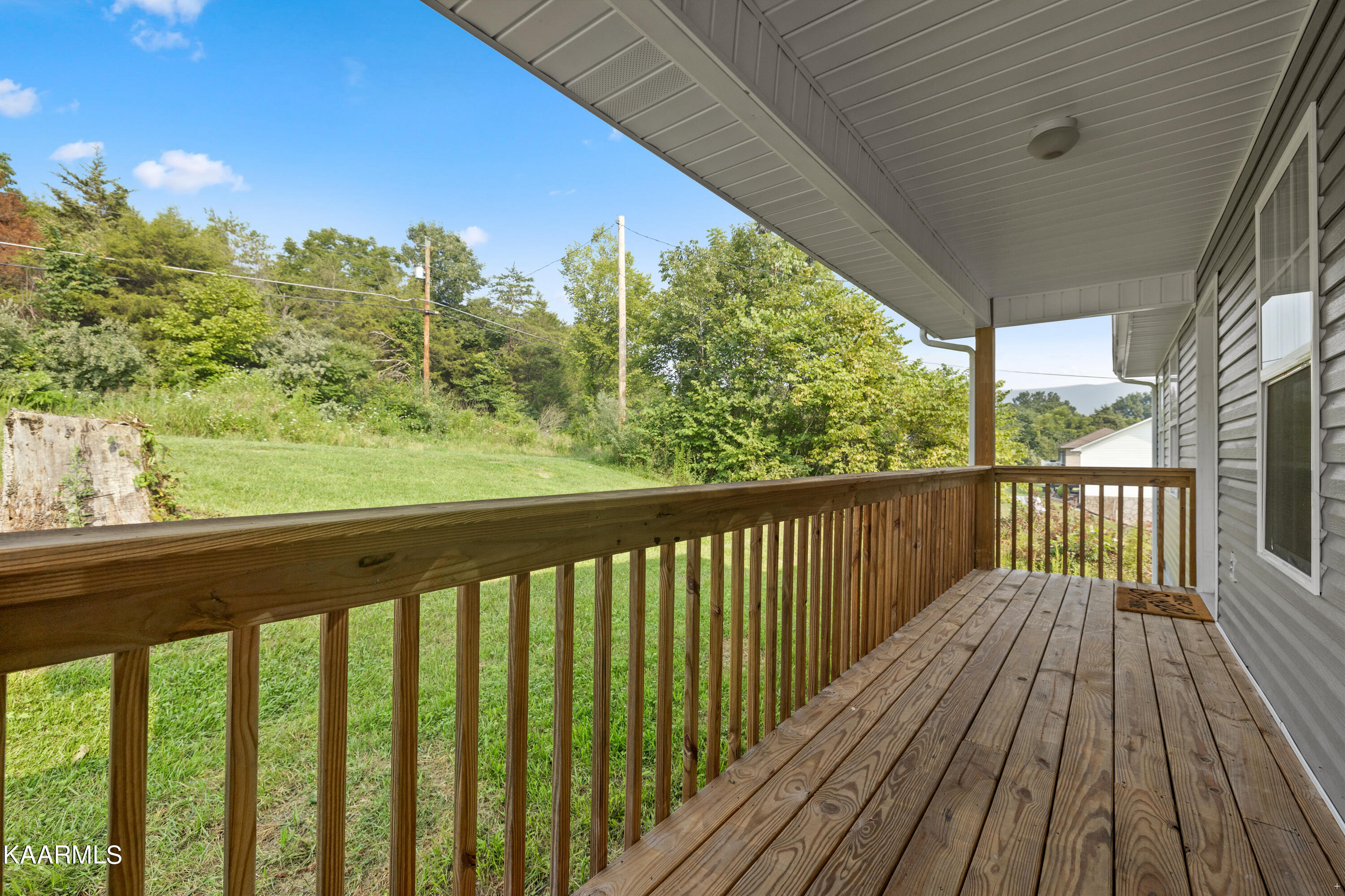 118 View Lane La Follette, TN 37766 - Photo 3 of 18 Positive Perceptions-16