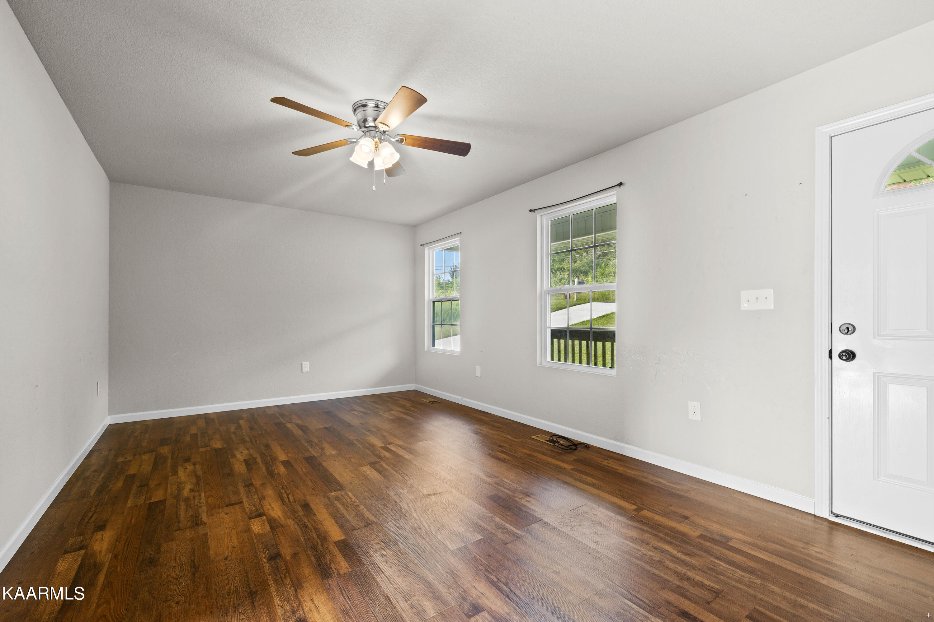 118 View Lane La Follette, TN 37766 - Photo 4 of 18 Positive Perceptions-3