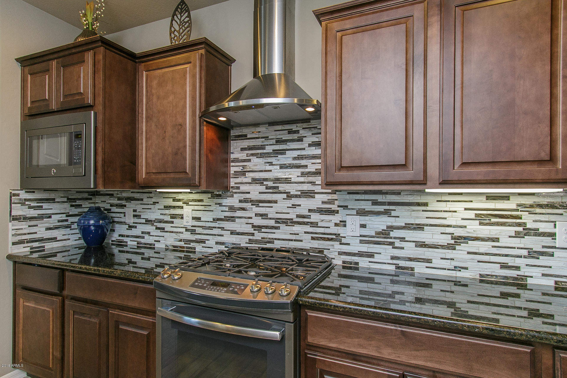4404 East St John Road Phoenix, AZ 85032 - Photo 12 of 33 12) KITCHEN