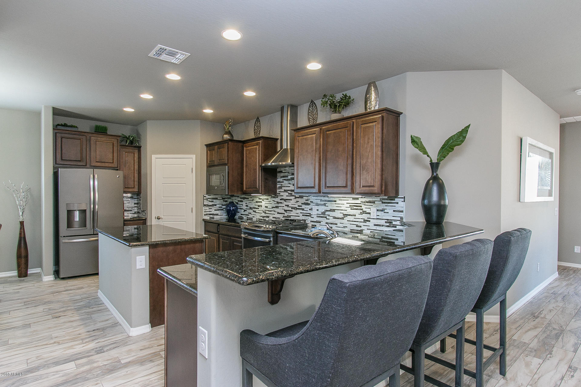 4404 East St John Road Phoenix, AZ 85032 - Photo 9 of 33 9) KITCHEN