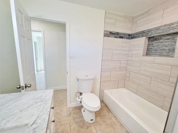 $3,000 | 519 North Shady Lane, La Porte, TX 77571