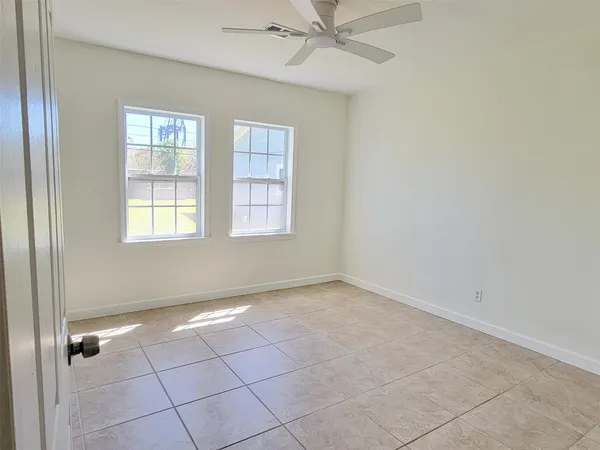 $3,000 | 519 North Shady Lane, La Porte, TX 77571