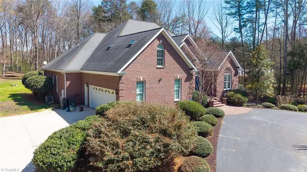 $799,900 | 1515 Timber Creek Lane, Kernersville, NC 27284