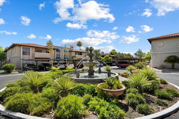 $1,950 | 7557 North Dreamy Draw Drive, Unit 226, Phoenix, AZ 85020