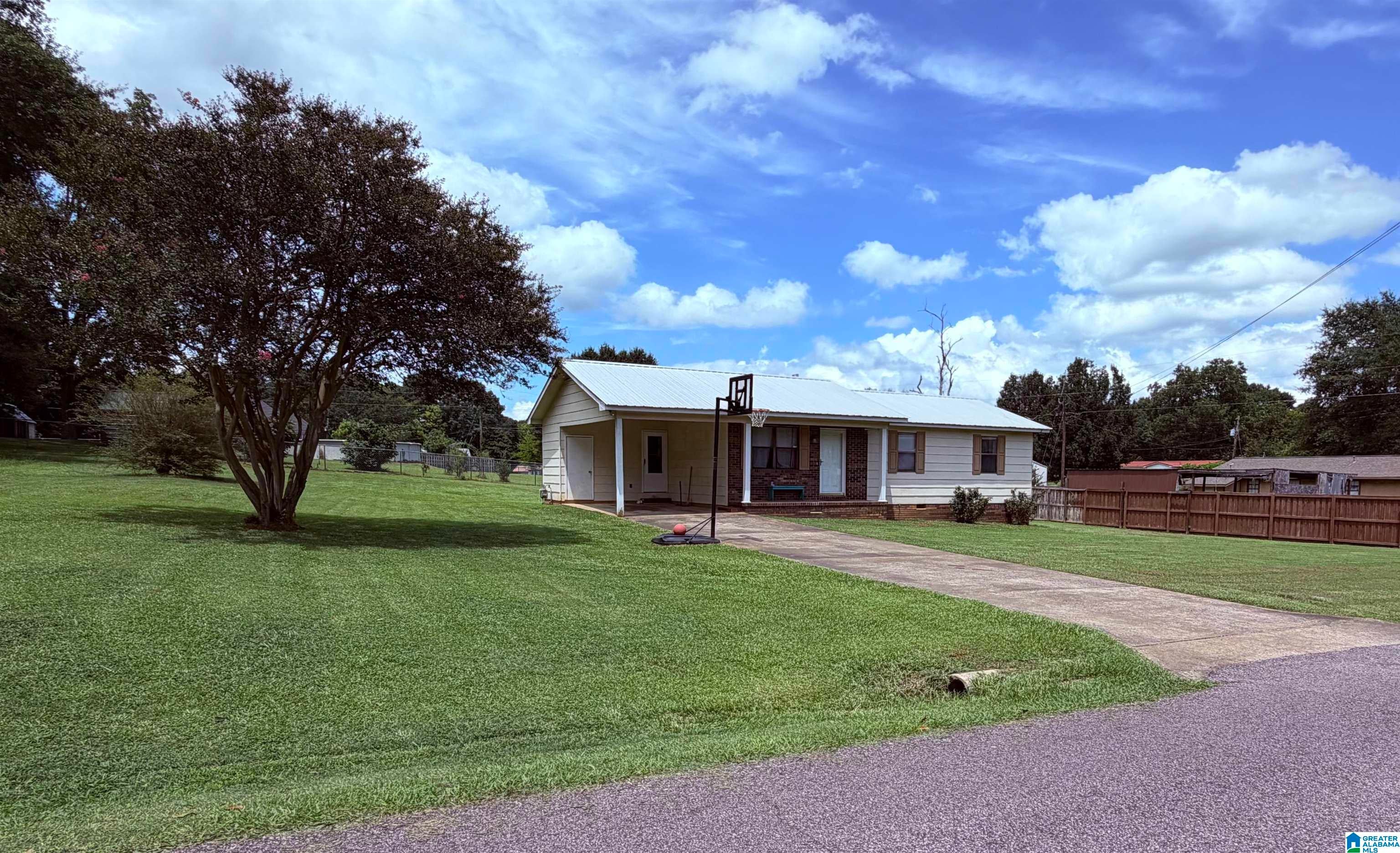 1227 Buckelew Bridge Road Anniston, AL 36207 - Photo 4 of 30 Gallery Image 4