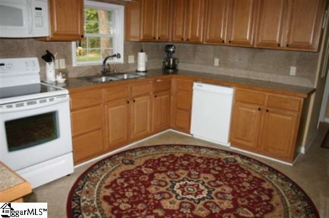 189 Gossett Road Gray Court, SC 29645 - Photo 5 of 25 Gallery Image 5