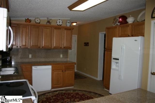 189 Gossett Road Gray Court, SC 29645 - Photo 7 of 25 Gallery Image 7
