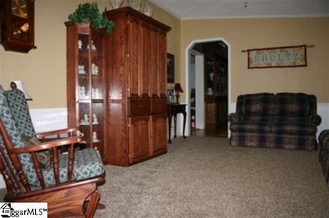 189 Gossett Road Gray Court, SC 29645 - Photo 8 of 25 Gallery Image 8