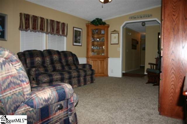 189 Gossett Road Gray Court, SC 29645 - Photo 9 of 25 Gallery Image 9