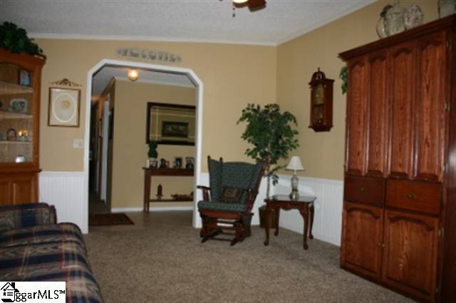 189 Gossett Road Gray Court, SC 29645 - Photo 10 of 25 Gallery Image 10