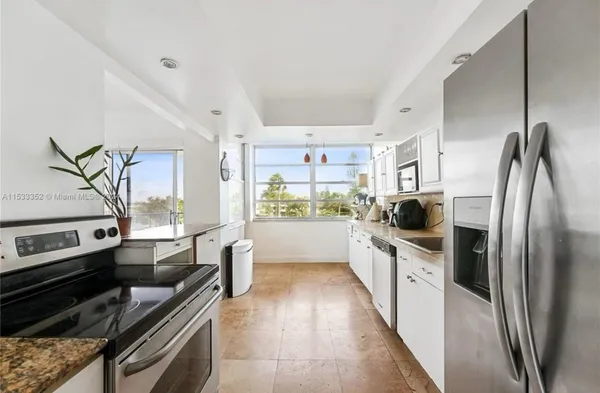 $3,200 | 11930 North Bayshore Drive, Unit 302, North Miami, FL 33181