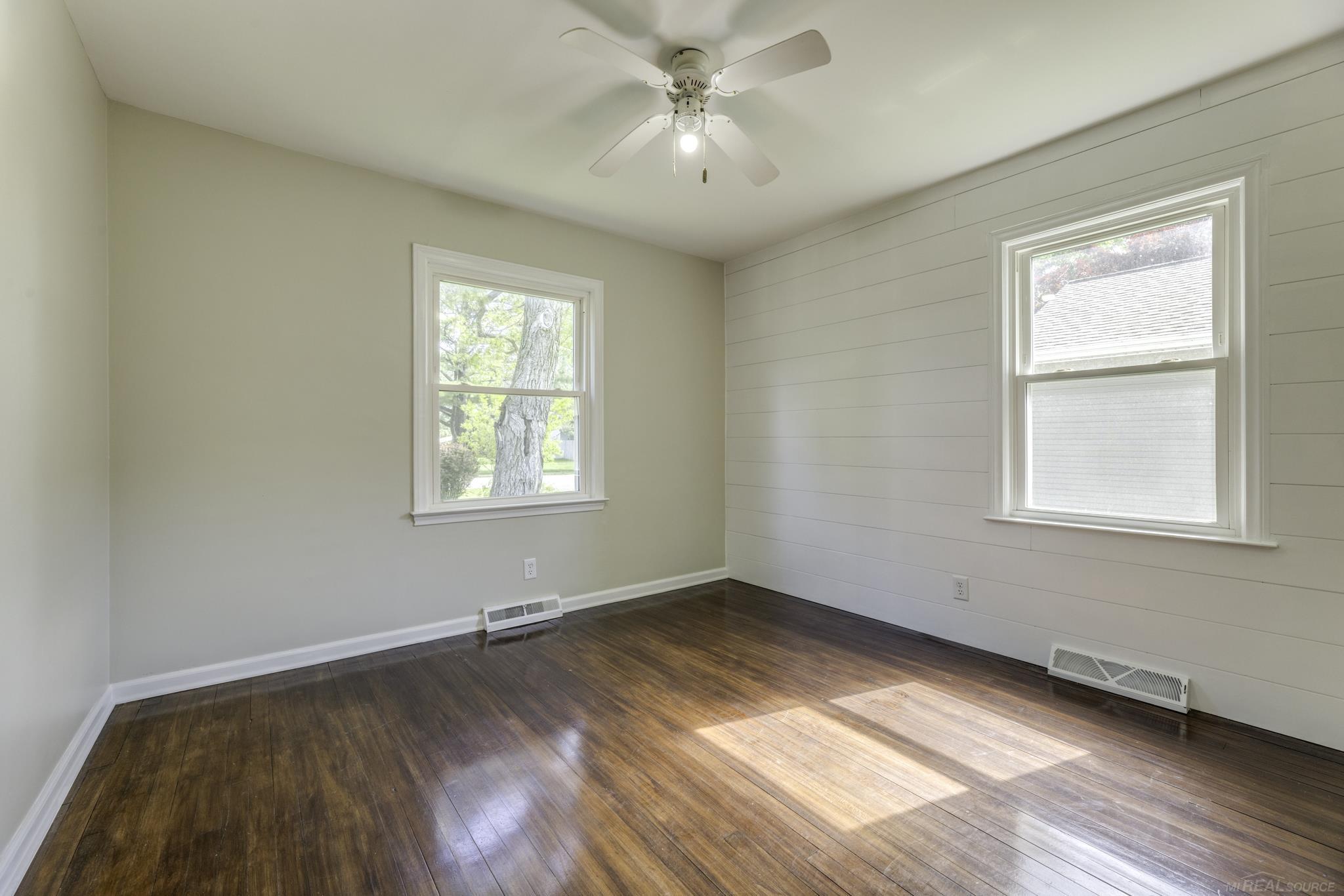 7282 Hubbard Street Lexington, MI 48450 - Photo 11 of 21