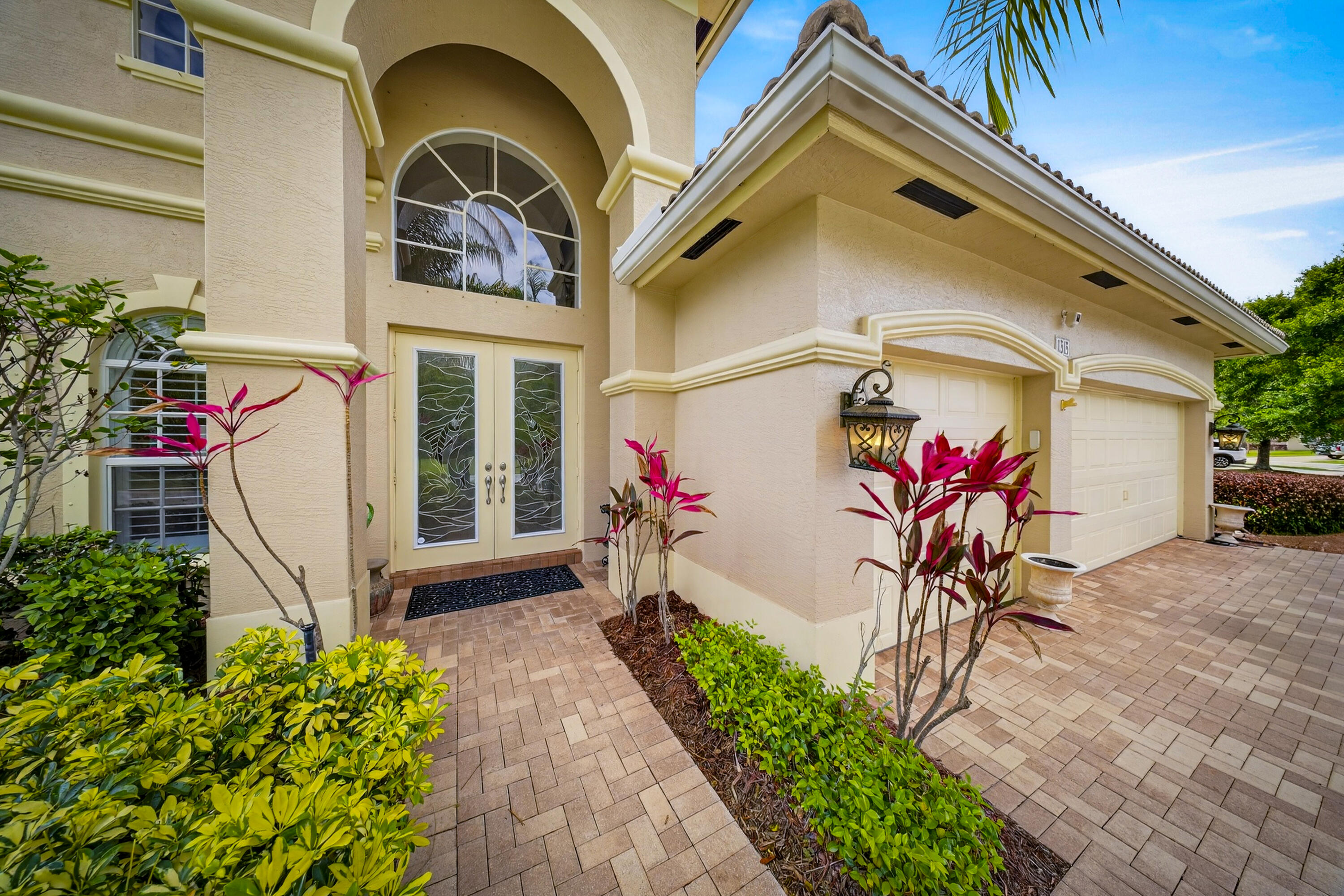 1315 Southeast Conference Circle Stuart, FL 34997 - Photo 3 of 55 DSC03416