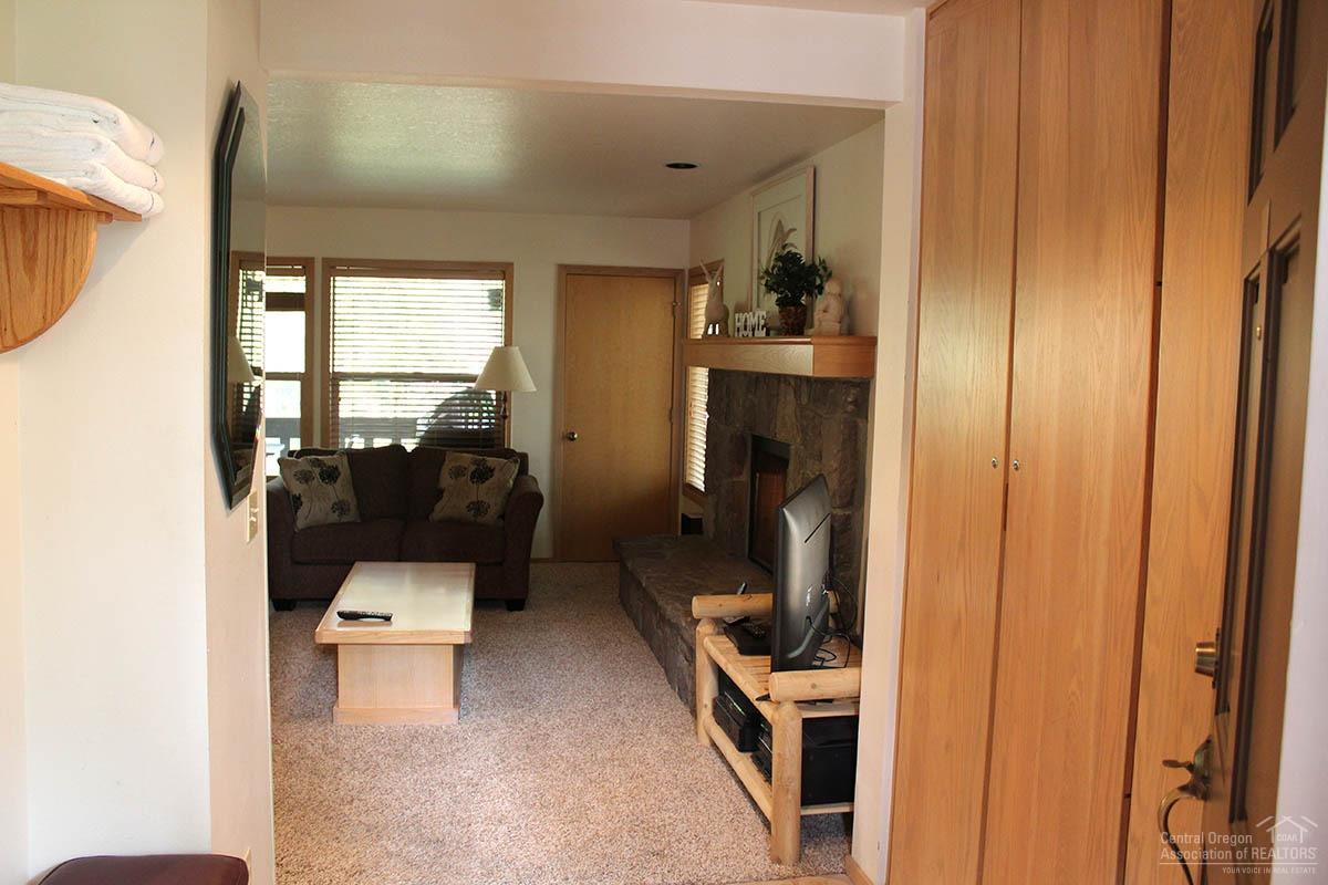 57405 Beaver Ridge Loop Sunriver, OR 97707 - Photo 3 of 23 Additional Photo