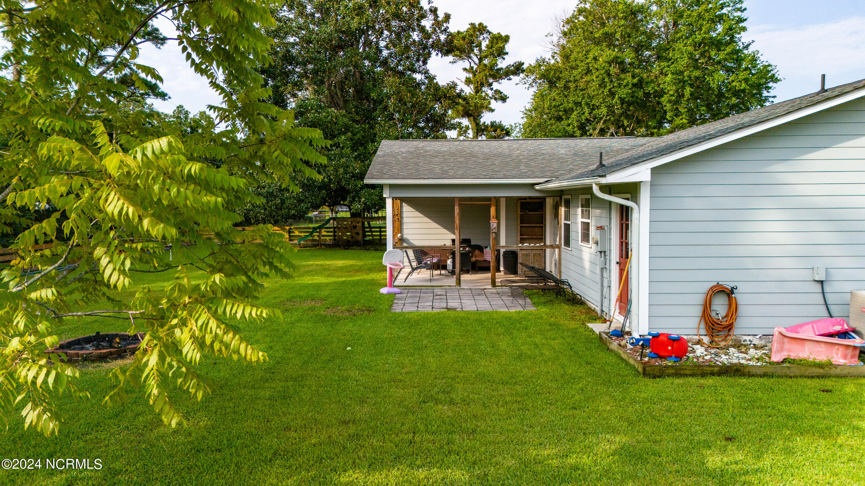 2206 North Road Morehead City, NC 28557 - Photo 5 of 52 Back porch