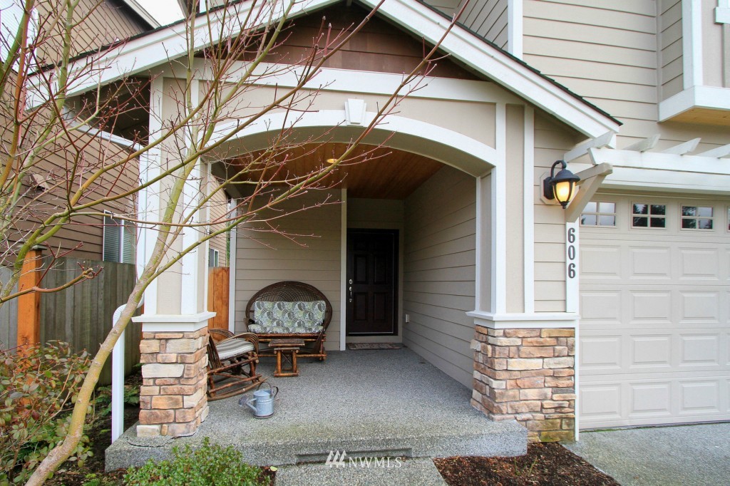 606 195th Street Southeast Bothell, WA 98012 - Photo 2 of 17