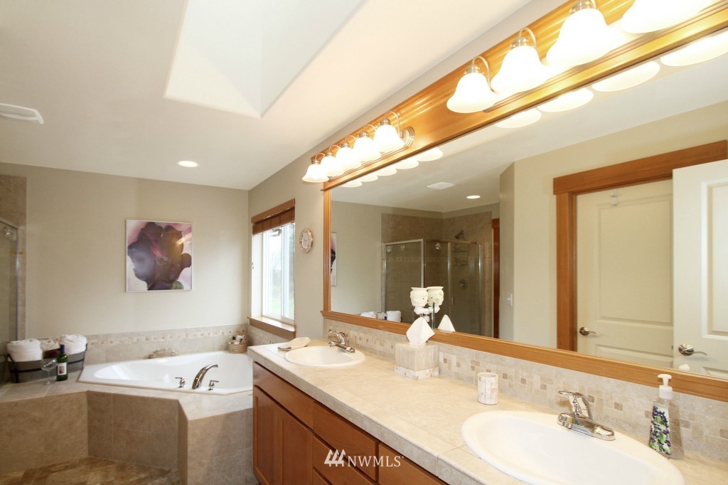 606 195th Street Southeast Bothell, WA 98012 - Photo 11 of 17