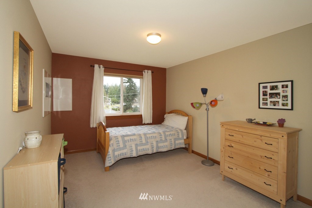 606 195th Street Southeast Bothell, WA 98012 - Photo 12 of 17