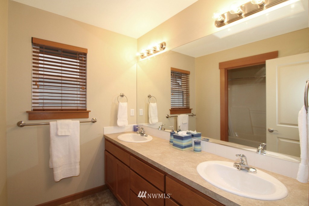 606 195th Street Southeast Bothell, WA 98012 - Photo 13 of 17