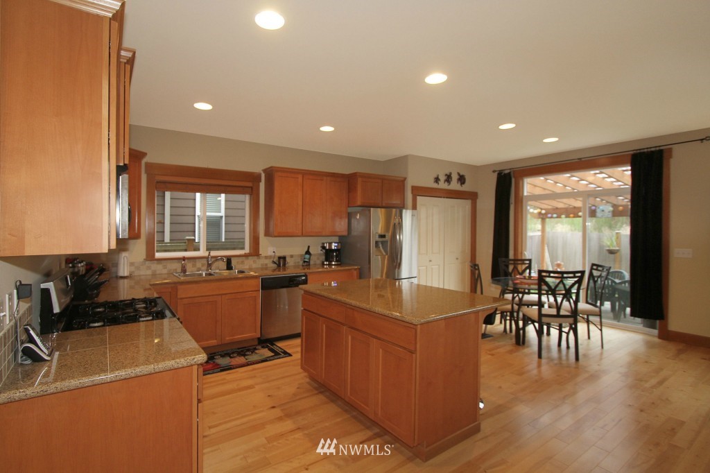 606 195th Street Southeast Bothell, WA 98012 - Photo 4 of 17