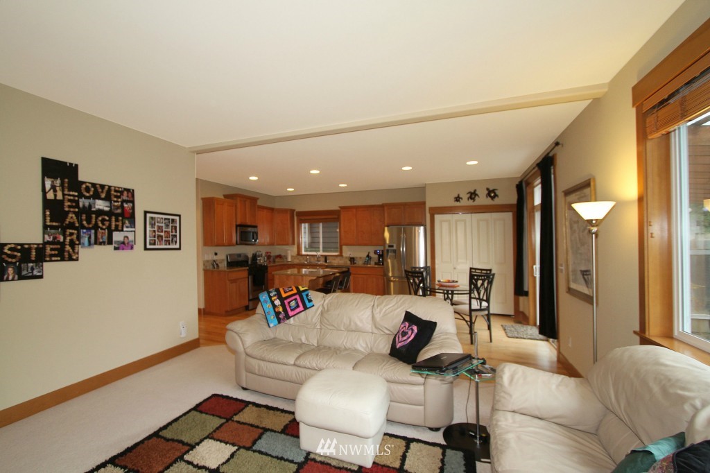 606 195th Street Southeast Bothell, WA 98012 - Photo 8 of 17
