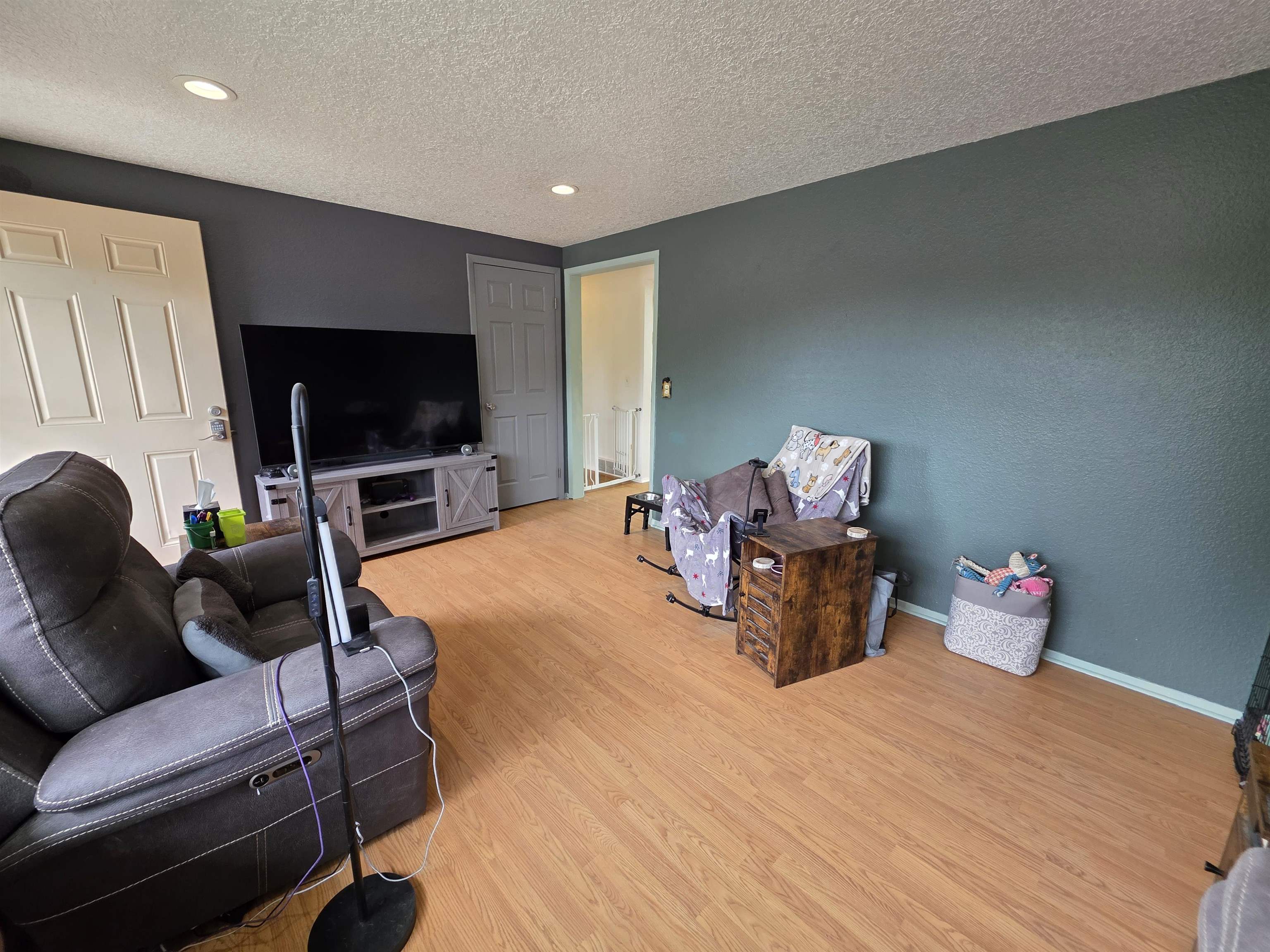 907 Plateau Road Rock Springs, WY 82901 - Photo 5 of 33