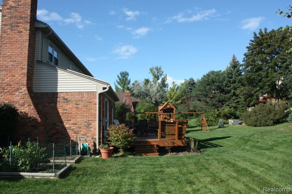 25260 Rutledge Crossing Farmington, MI 48335 - Photo 36 of 37 IMG_8731.jpg