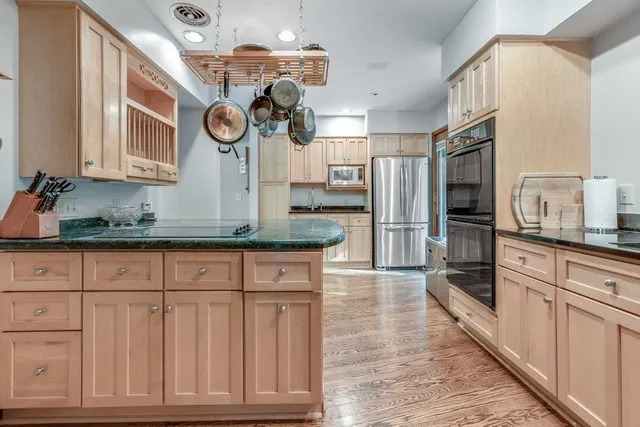 $3,595 | 400 Natchez Avenue North, Golden Valley, MN 55422