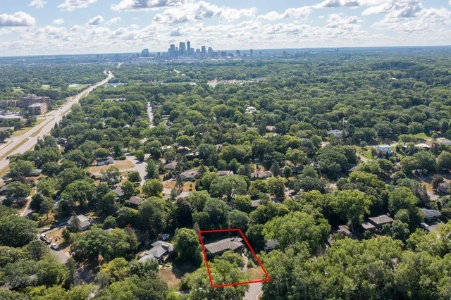 $3,595 | 400 Natchez Avenue North, Golden Valley, MN 55422