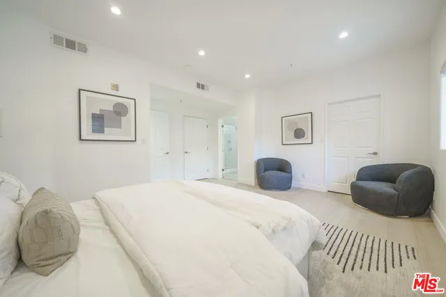 $715,000 | 861 South Windsor Boulevard, Unit 103, Los Angeles, CA 90005