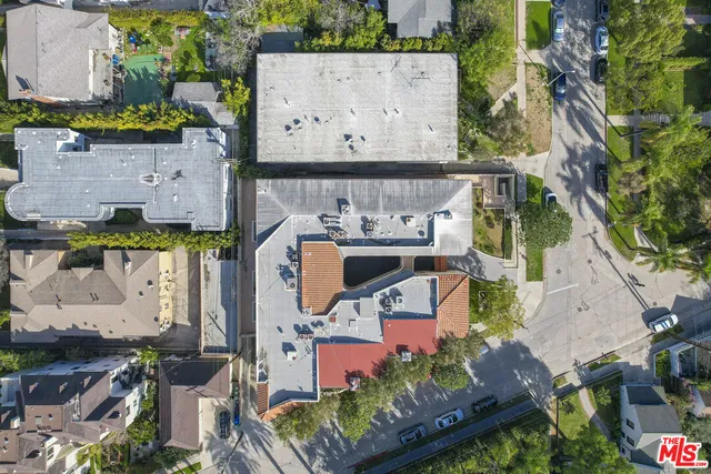 $715,000 | 861 South Windsor Boulevard, Unit 103, Los Angeles, CA 90005