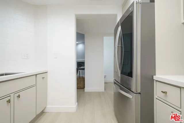 $715,000 | 861 South Windsor Boulevard, Unit 103, Los Angeles, CA 90005