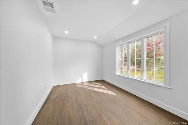 $5,950 | 257 Southlawn Avenue, Central Islip, NY 11722