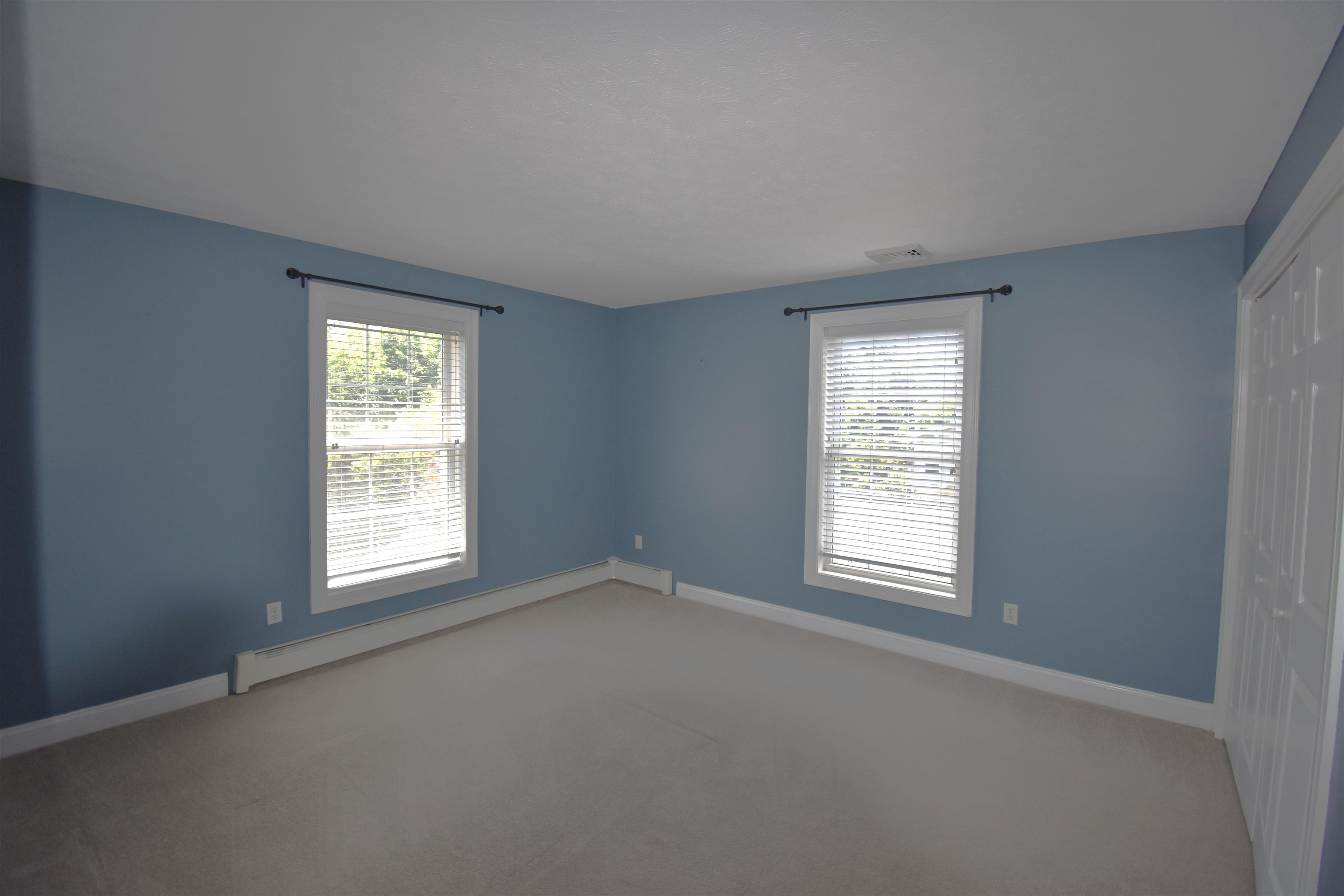 2246 Elm Street Manchester, NH 03104 - Photo 12 of 18
