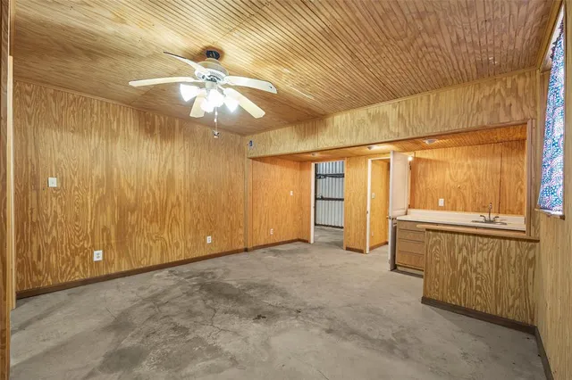 $150,000 | 715 East 10th Street, Kemp, TX 75143