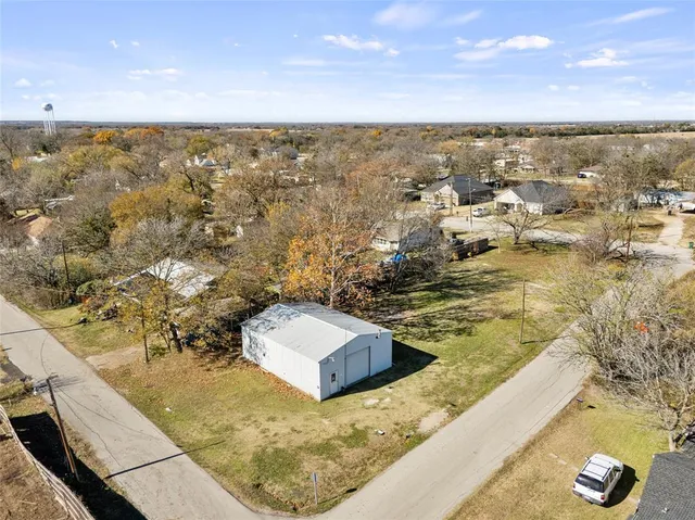 $150,000 | 715 East 10th Street, Kemp, TX 75143