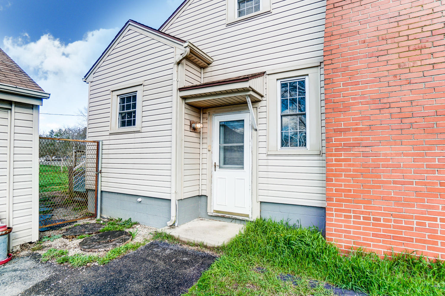 4329 Springfield Xenia Road Springfield, OH 45502 - Photo 5 of 33