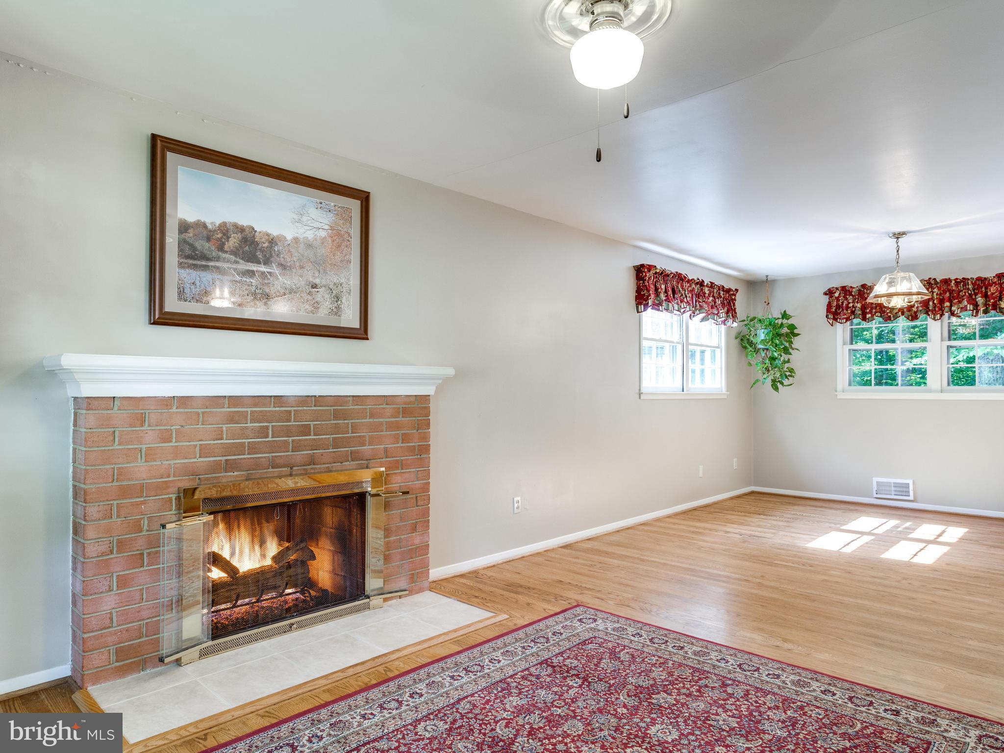 5649 Ravenel Lane Springfield, VA 22151 - Photo 3 of 30 Living Room