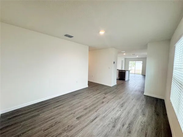 $2,295 | 36015 Sunflower Hl Drive, Zephyrhills, FL 33541