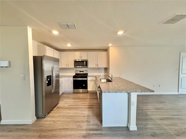 $2,295 | 36015 Sunflower Hl Drive, Zephyrhills, FL 33541