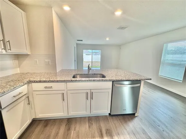 $2,295 | 36015 Sunflower Hl Drive, Zephyrhills, FL 33541