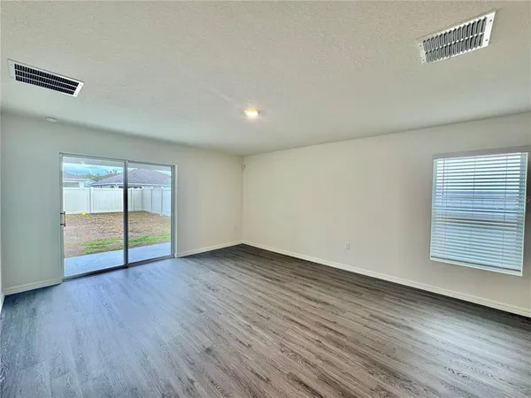 $2,295 | 36015 Sunflower Hl Drive, Zephyrhills, FL 33541