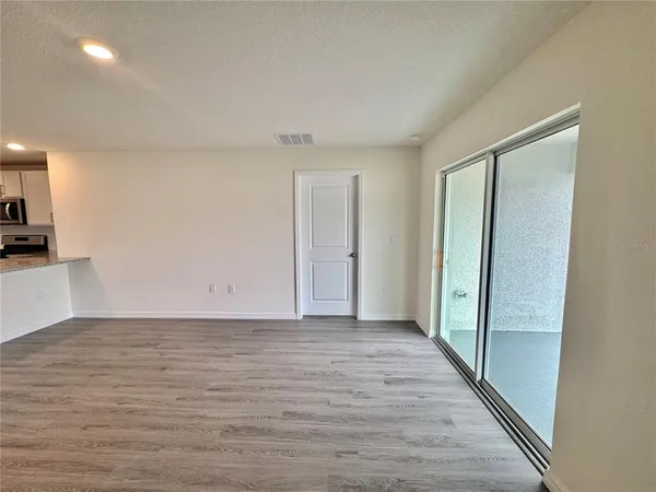 $2,295 | 36015 Sunflower Hl Drive, Zephyrhills, FL 33541