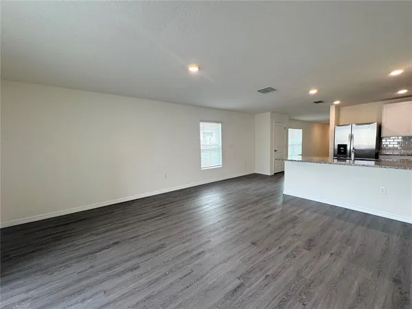 $2,295 | 36015 Sunflower Hl Drive, Zephyrhills, FL 33541