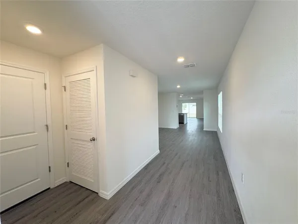 $2,295 | 36015 Sunflower Hl Drive, Zephyrhills, FL 33541