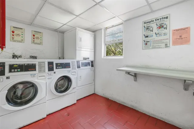 $279,000 | 6900 North Kendall Drive, Unit A405, Pinecrest, FL 33156