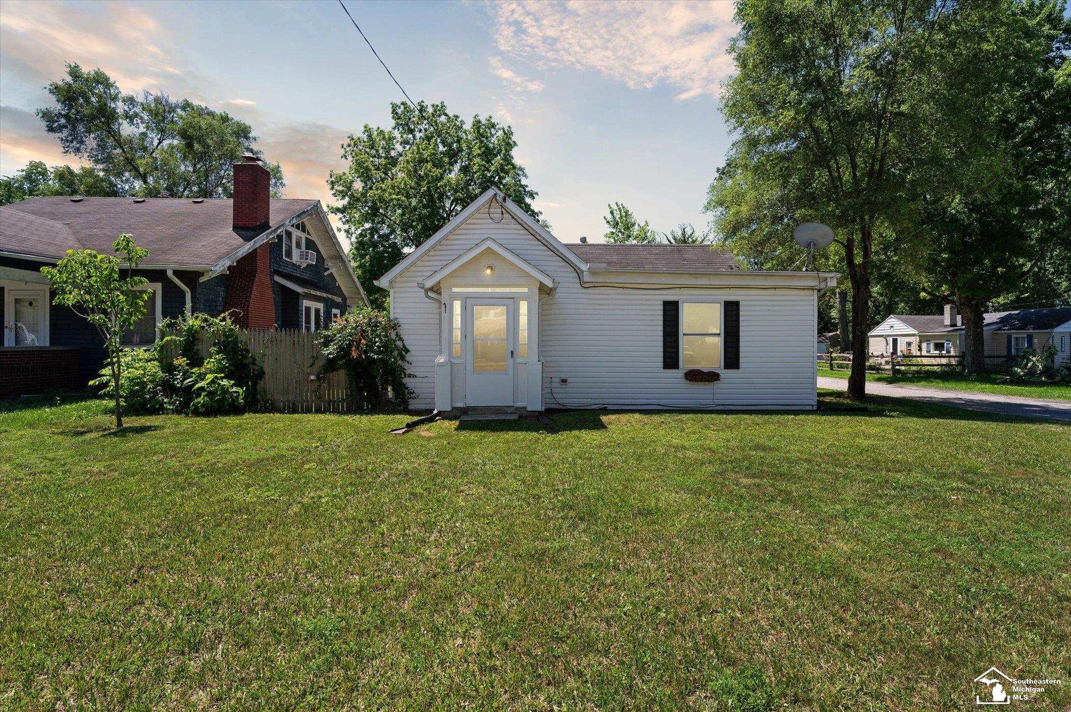 1107 West Temperance Road Temperance, MI 48182 - Photo 1 of 28