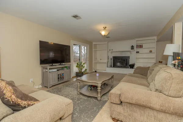 $465,000 | 7716 Huckleberry Lane, Evansville, IN 47712