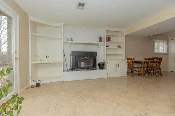 $465,000 | 7716 Huckleberry Lane, Evansville, IN 47712