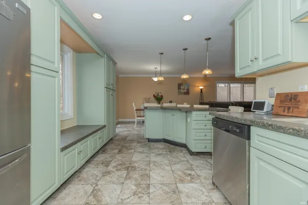 $465,000 | 7716 Huckleberry Lane, Evansville, IN 47712